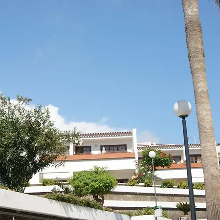 Island Village Apartman *